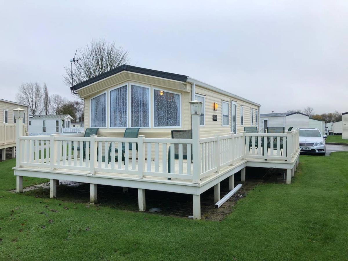 Caravan In The Cotswolds Cirencester Exterior foto