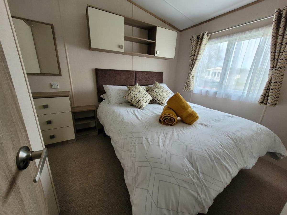 Caravan In The Cotswolds Cirencester Exterior foto