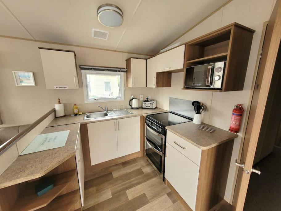 Caravan In The Cotswolds Cirencester Exterior foto
