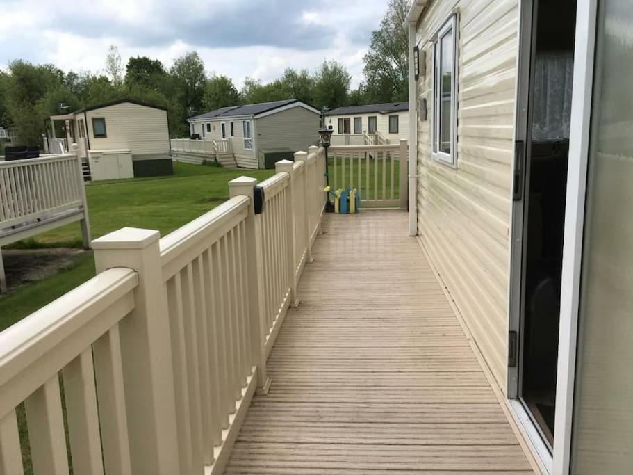 Caravan In The Cotswolds Cirencester Exterior foto