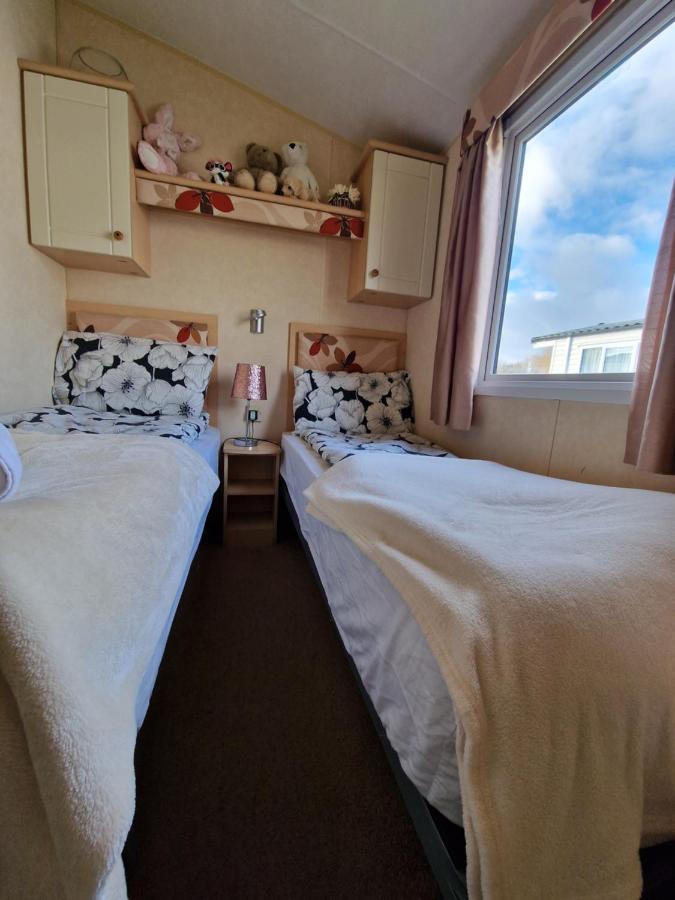 Caravan In The Cotswolds Cirencester Exterior foto