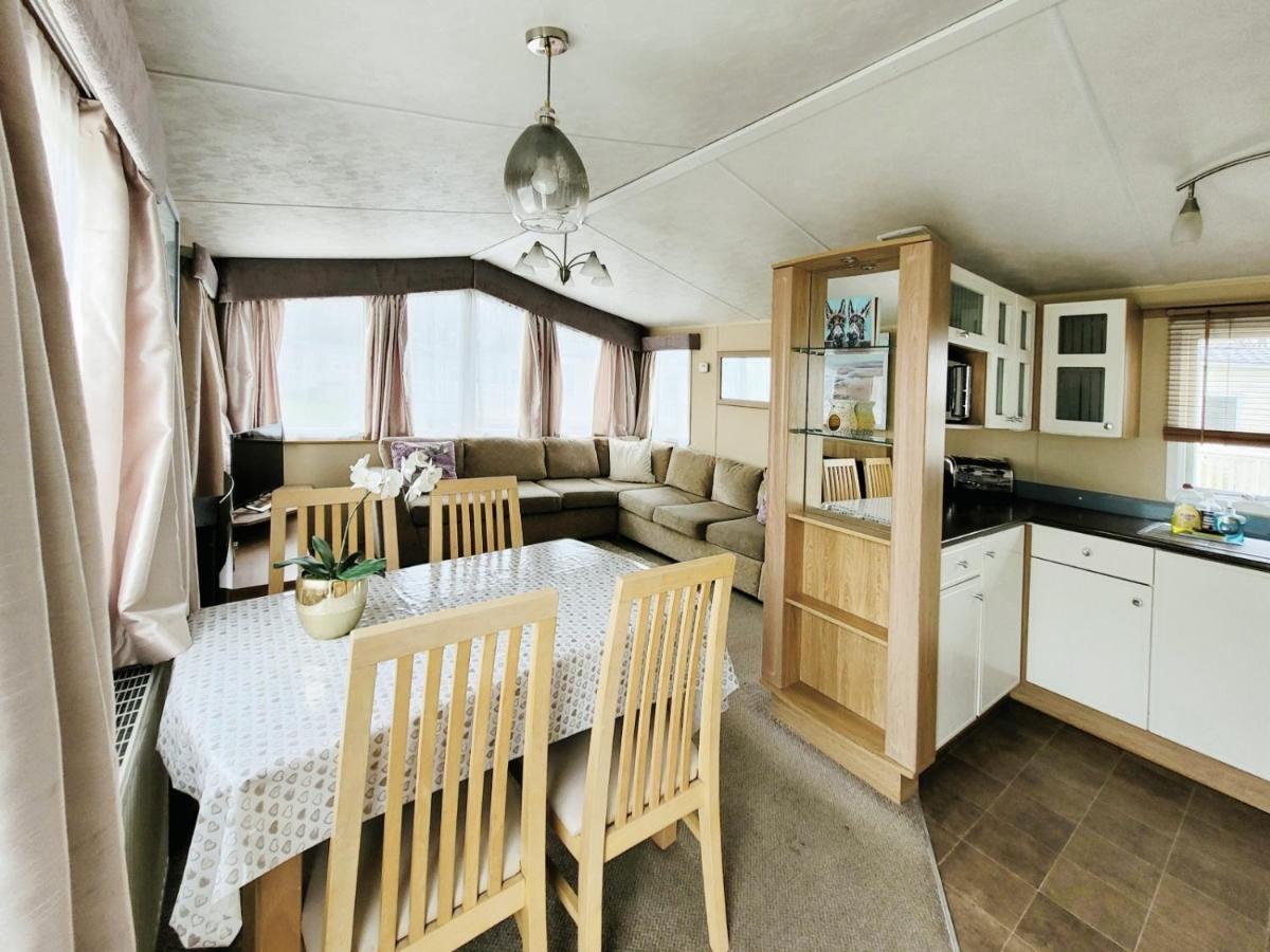 Caravan In The Cotswolds Cirencester Exterior foto