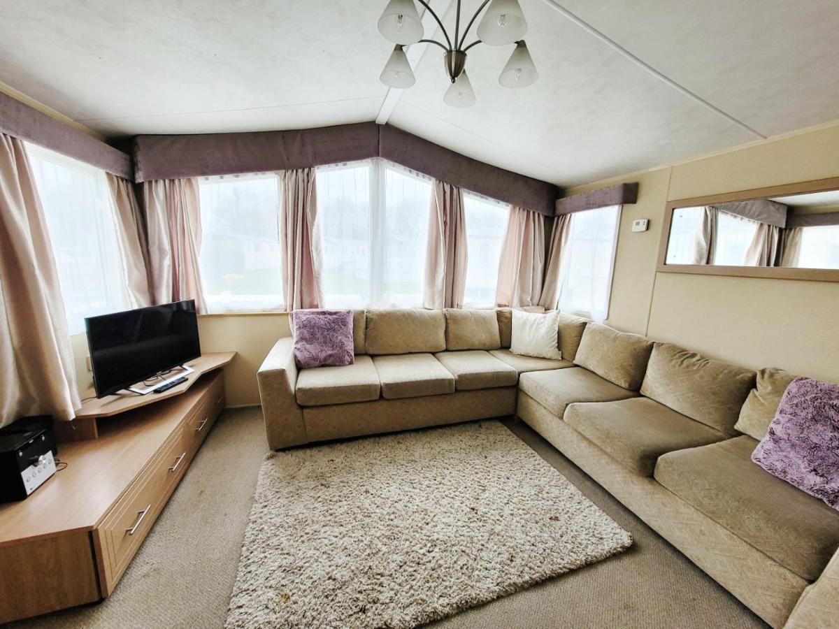 Caravan In The Cotswolds Cirencester Exterior foto