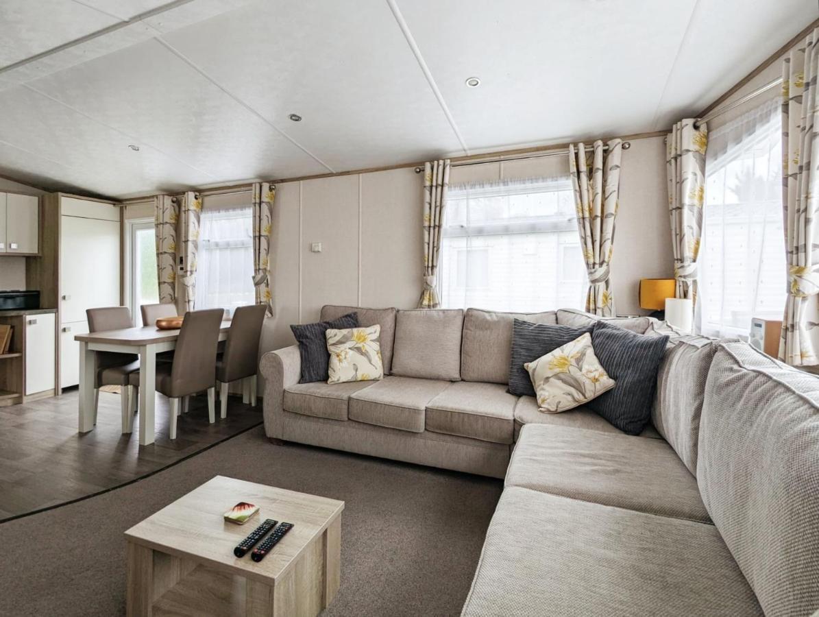 Caravan In The Cotswolds Cirencester Exterior foto