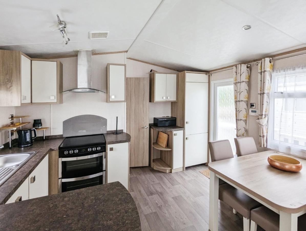 Caravan In The Cotswolds Cirencester Exterior foto