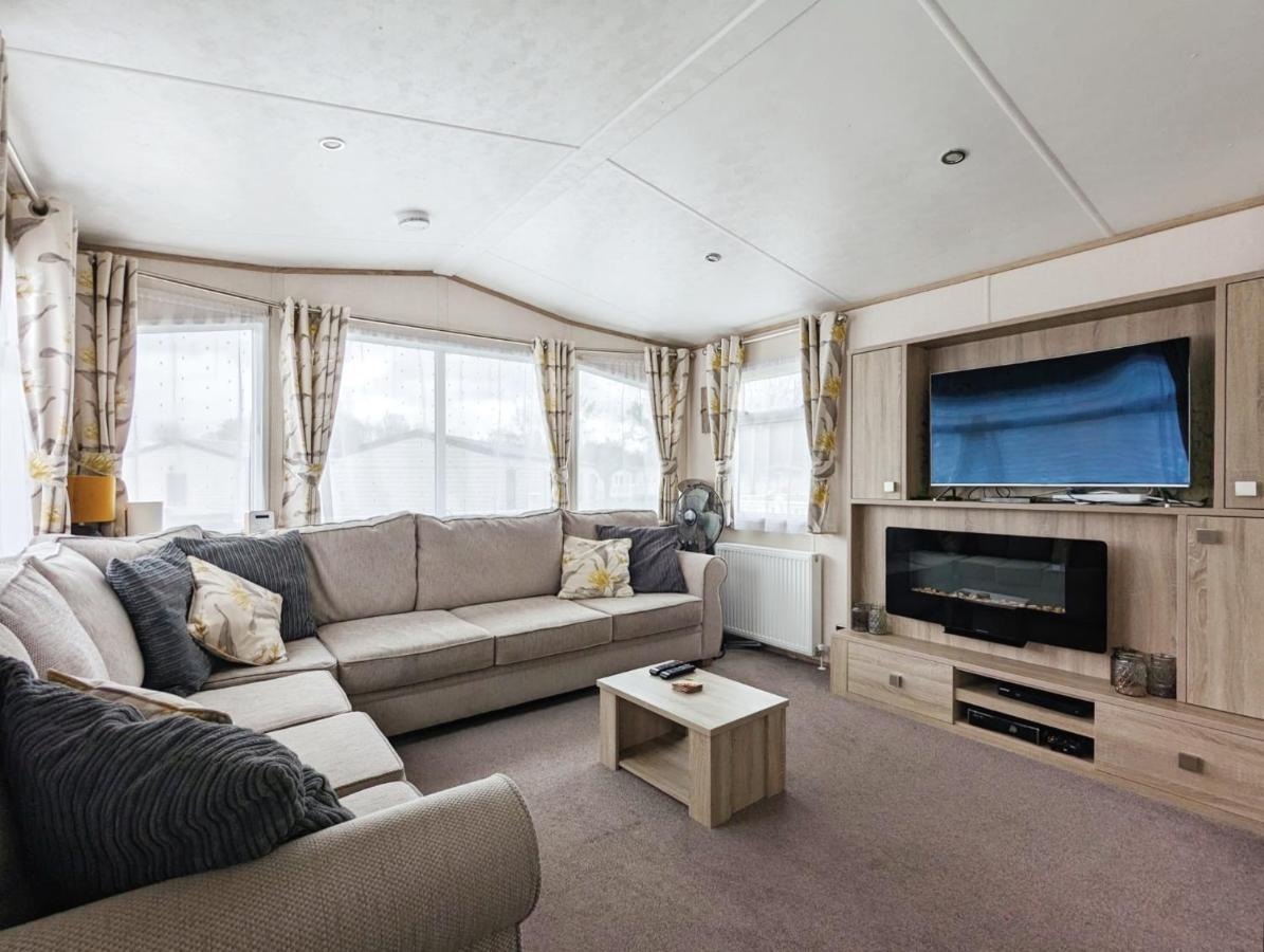 Caravan In The Cotswolds Cirencester Exterior foto