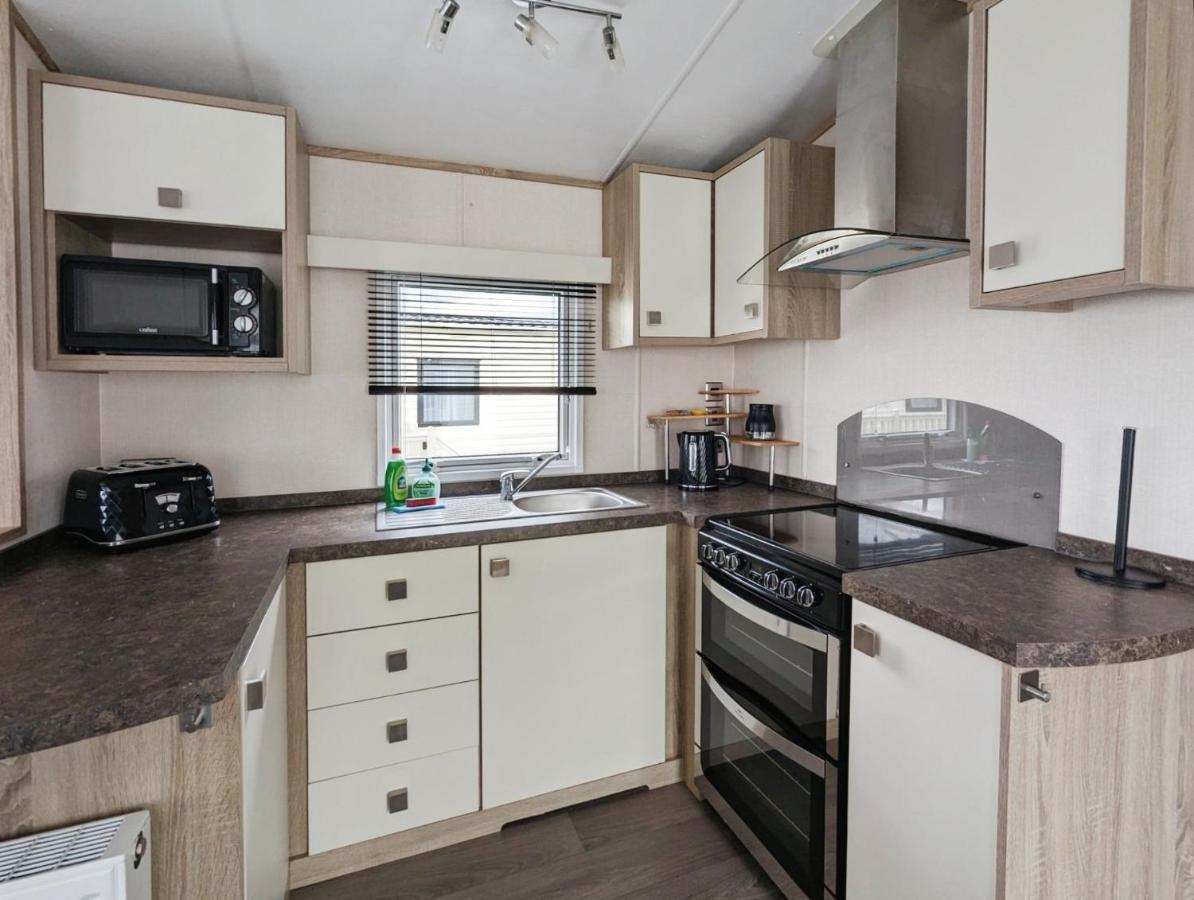Caravan In The Cotswolds Cirencester Exterior foto
